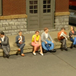 Bachmann Seated Platform Passengers - HO Scale